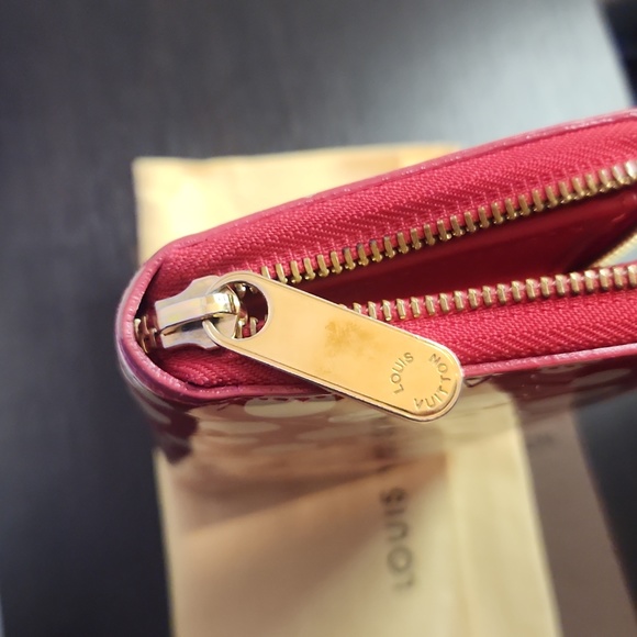 LV x Kusama Limited Edition Long Zip Wallet Vernis Infinity Dots - Picture 12 of 17